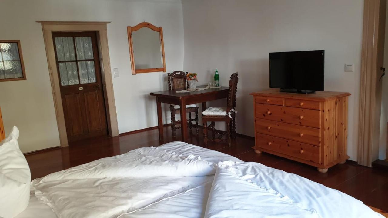Flyns Bed and Breakfast Görlitz Exteriör bild